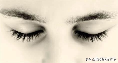 为什么会长几根长眉毛,眉毛长的人真的寿命长吗