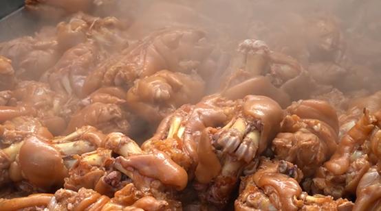 每天卖1000斤卤肉利润,90后小伙摆摊卖卤肉