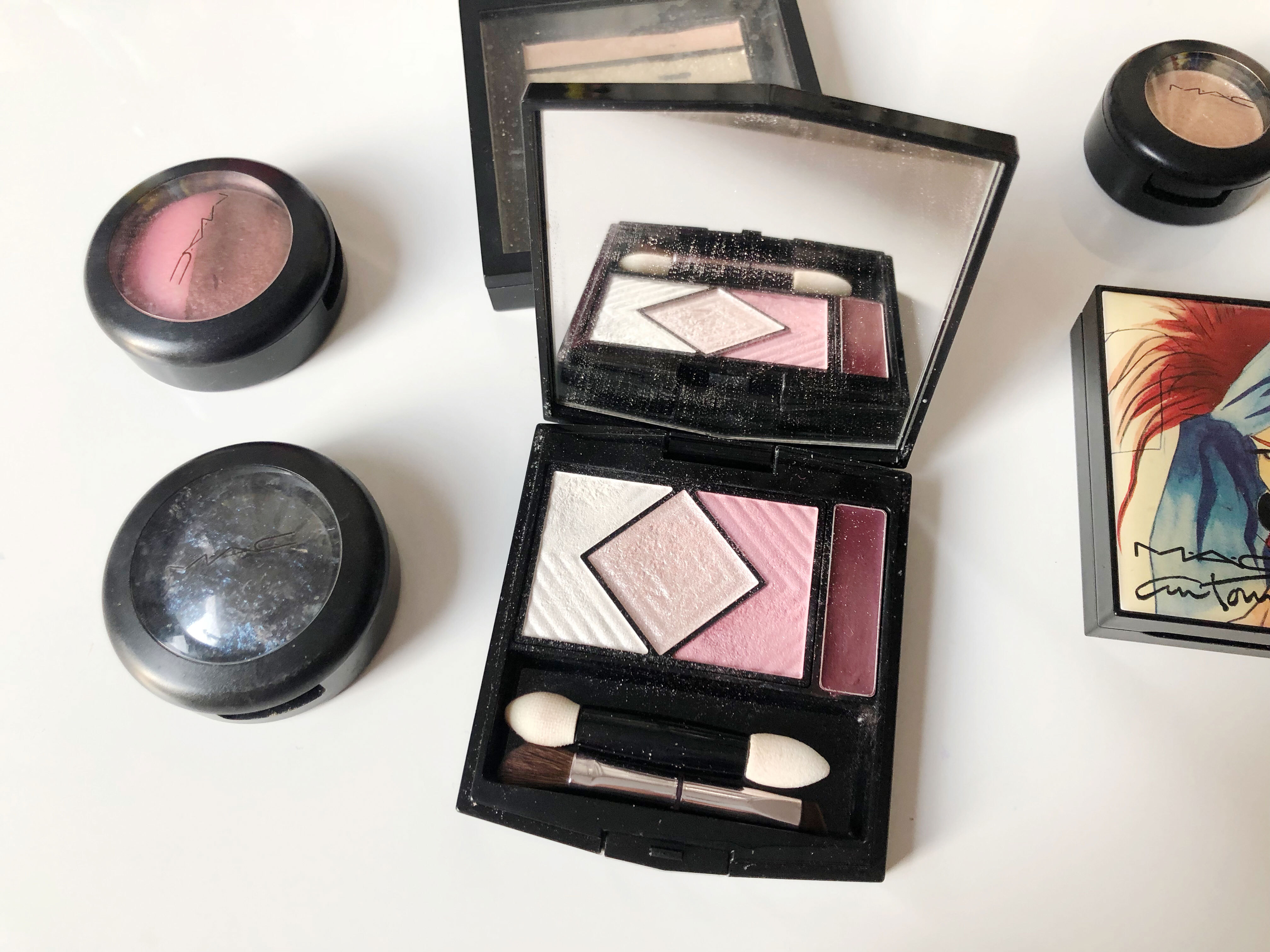 为什么挑不好眼影的女人，也挑不好男人？