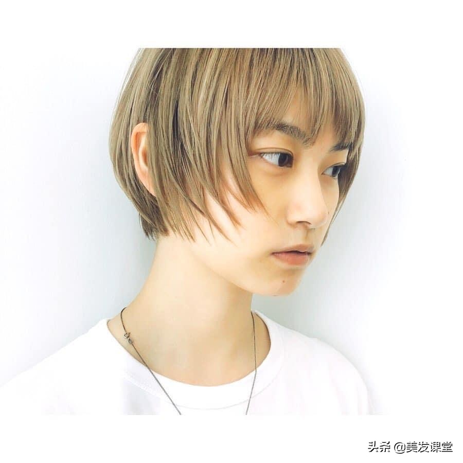 女士潮酷超短发教程自己剪,女士后区超短发修剪全过程视频