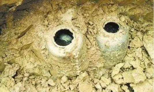 南京寺庙挖出百年美酒，勾起工人的“酒瘾”，专家赶来：可能致命