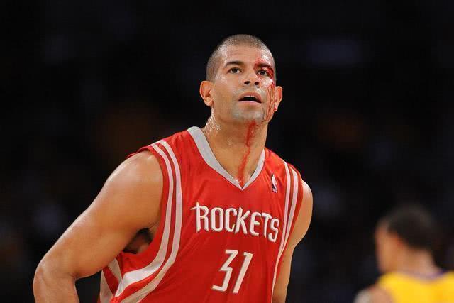 罗斯的脚趾,罗斯的膝盖是怎么样的