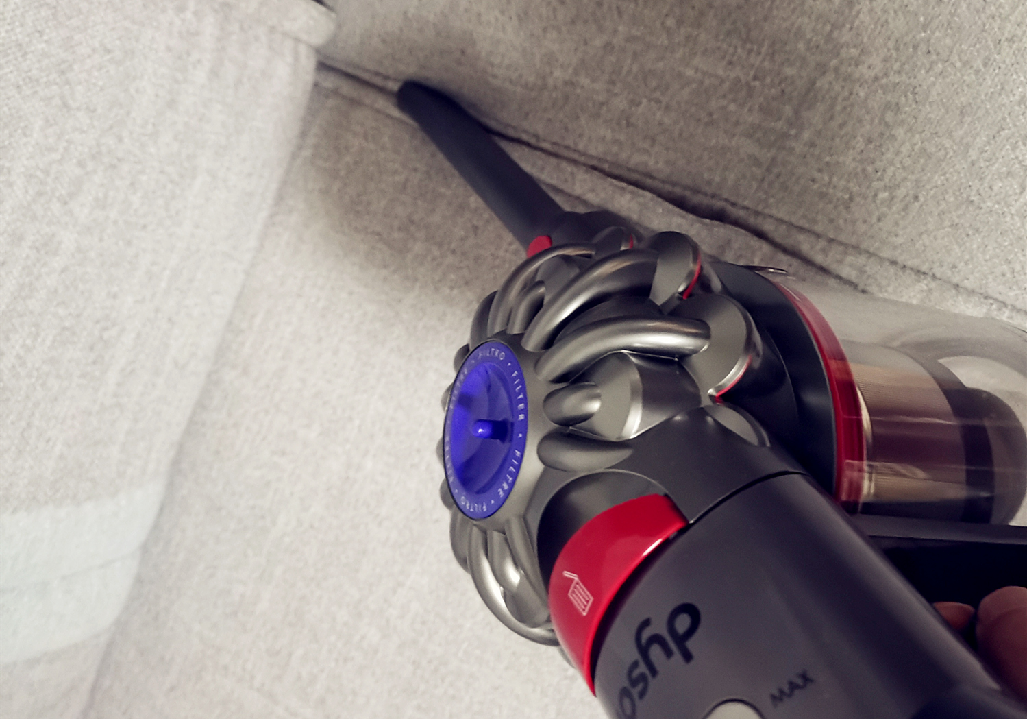 戴森dyson除螨仪手持吸尘器v7,dyson戴森v7吸尘器如何