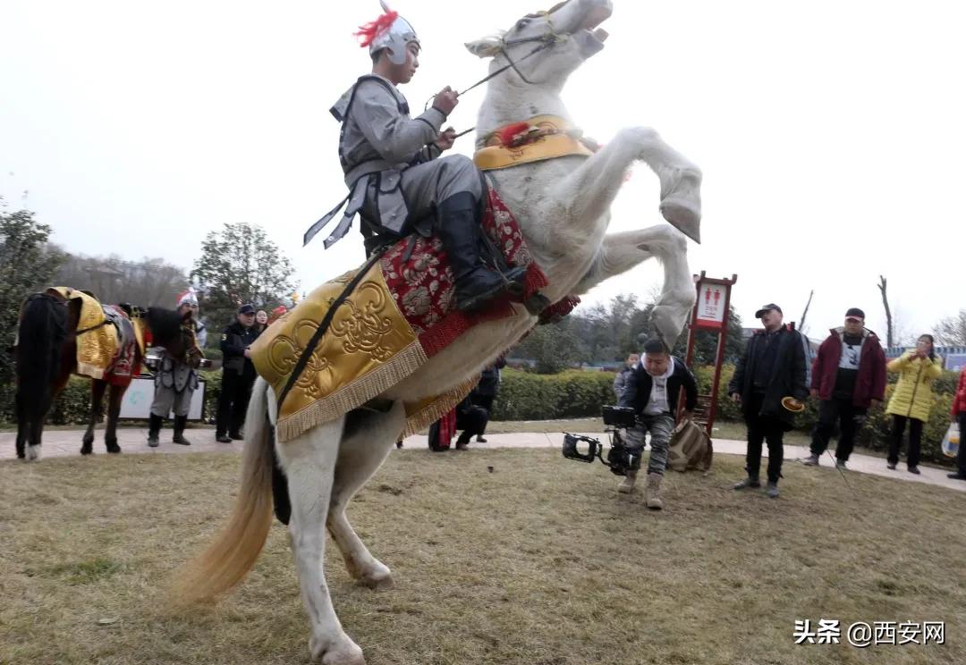 中秋节的起源100个字介绍,中秋的节日的由来