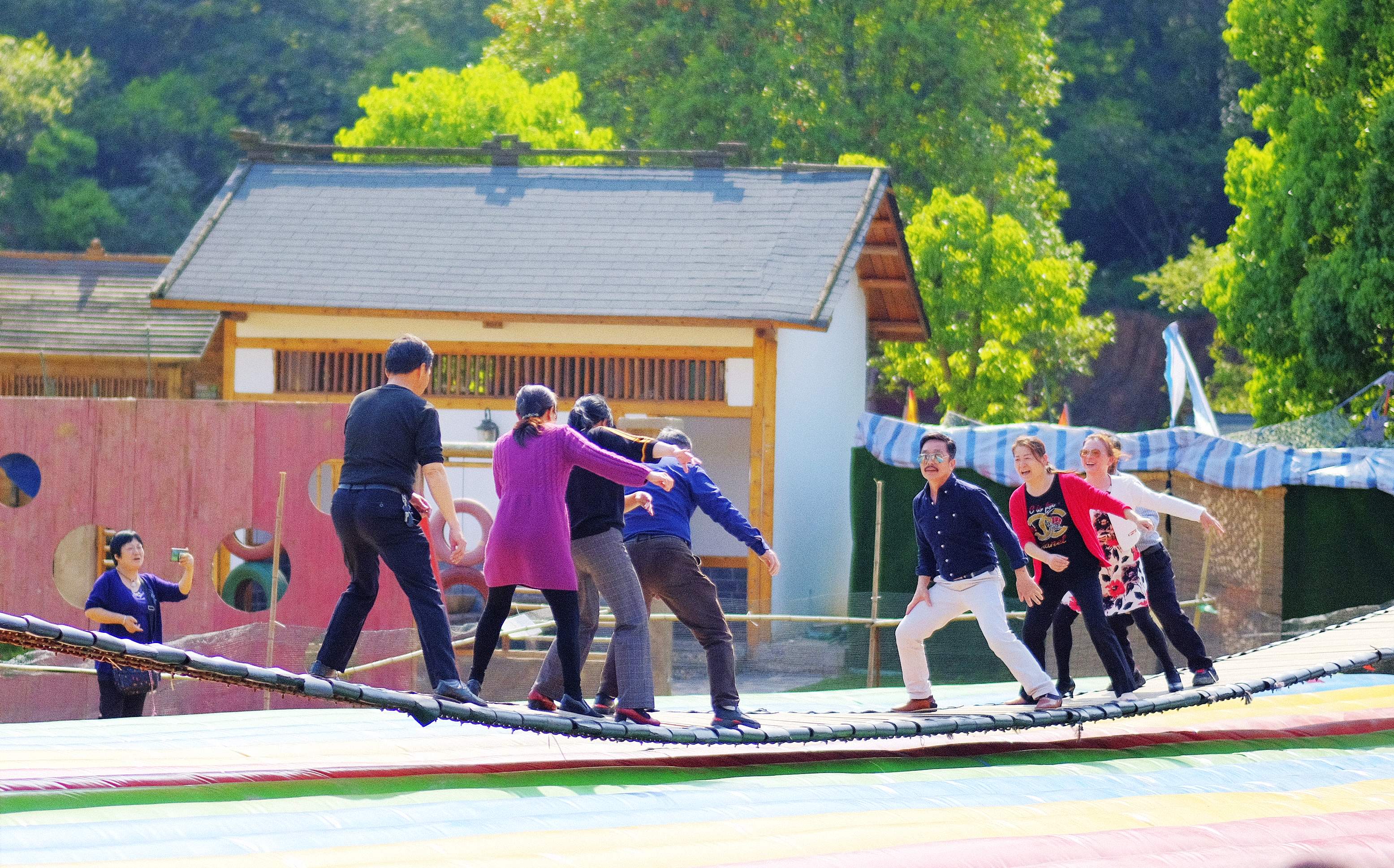 民宿一房难求,缤纷公寓活动