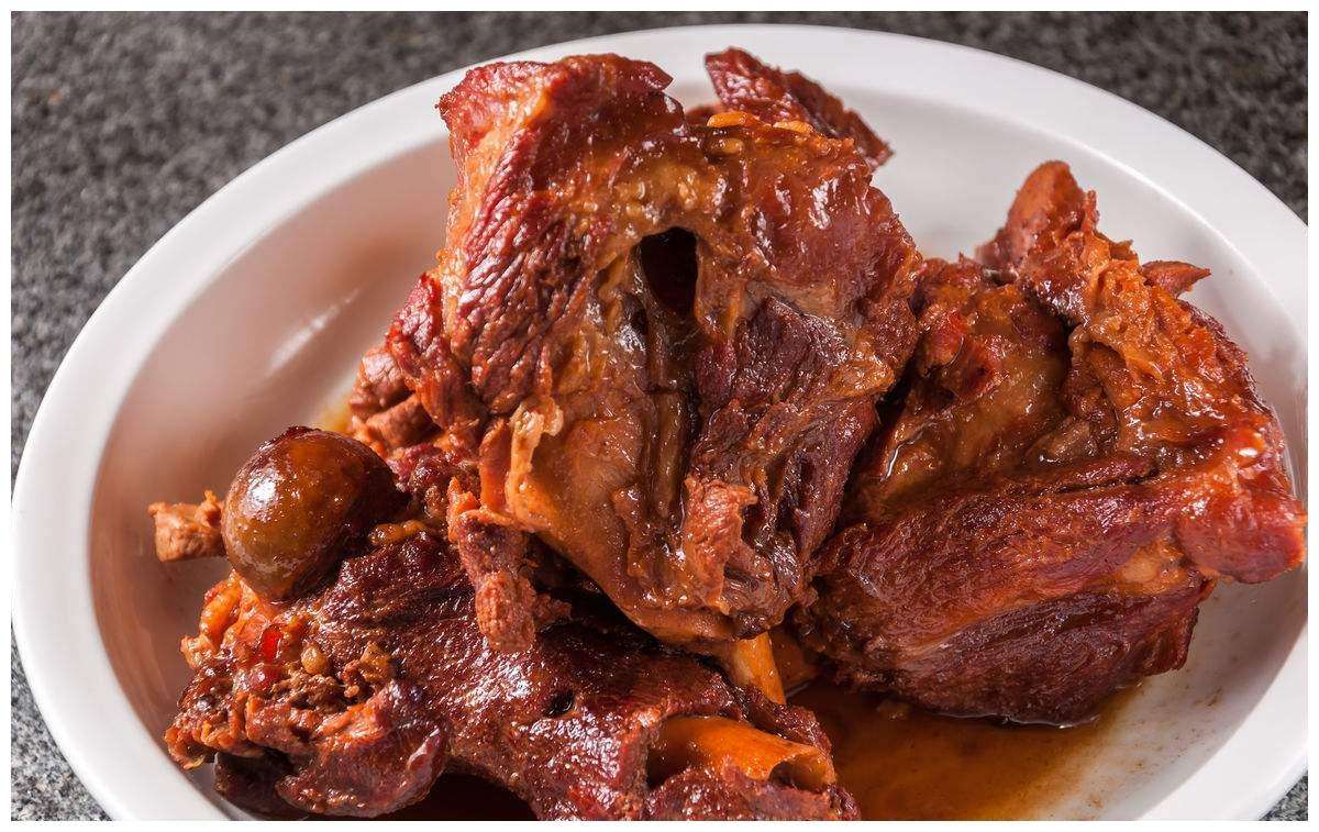 常吃猪头肉的好处多还是坏处多,猪头肉为什么不能常吃