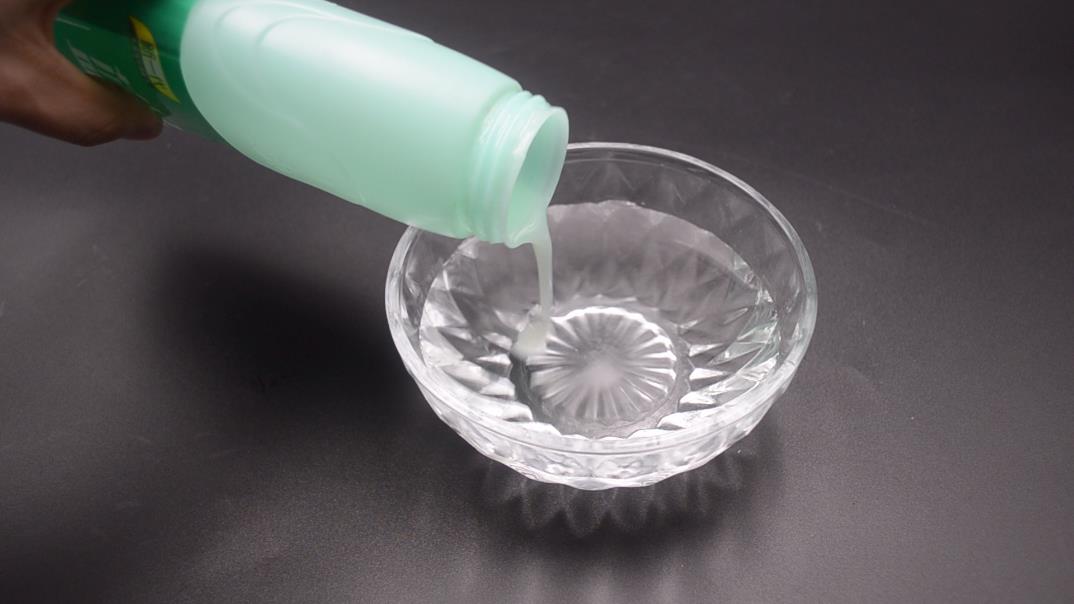 羽绒服脏了教你一招就能清洗干净,羽绒服脏了怎么清洗教你一招