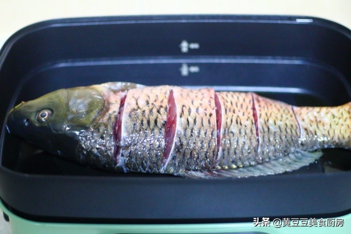 大厨教你剁椒鱼的做法,大厨剁椒鱼头家常做法