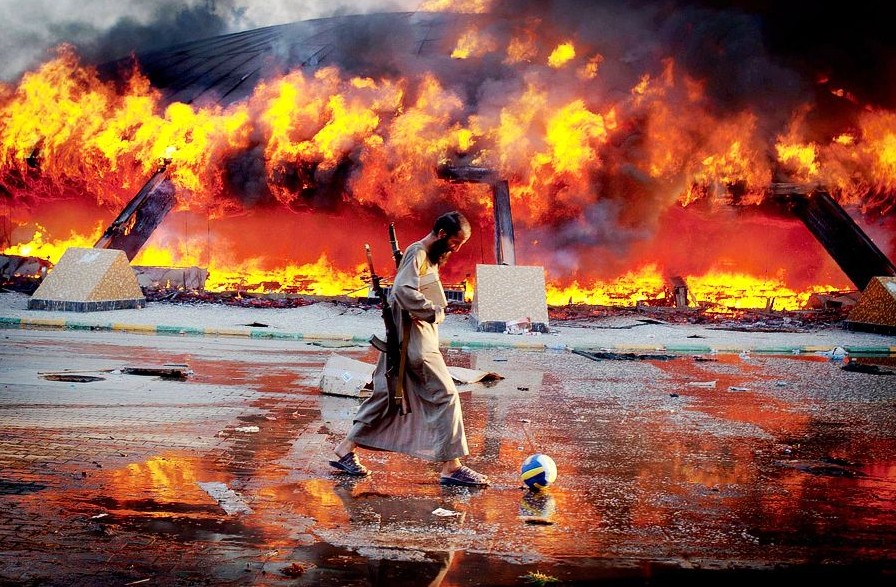 96年低谷足球之夜ac米兰,2014年世界杯惨案罗纳尔多