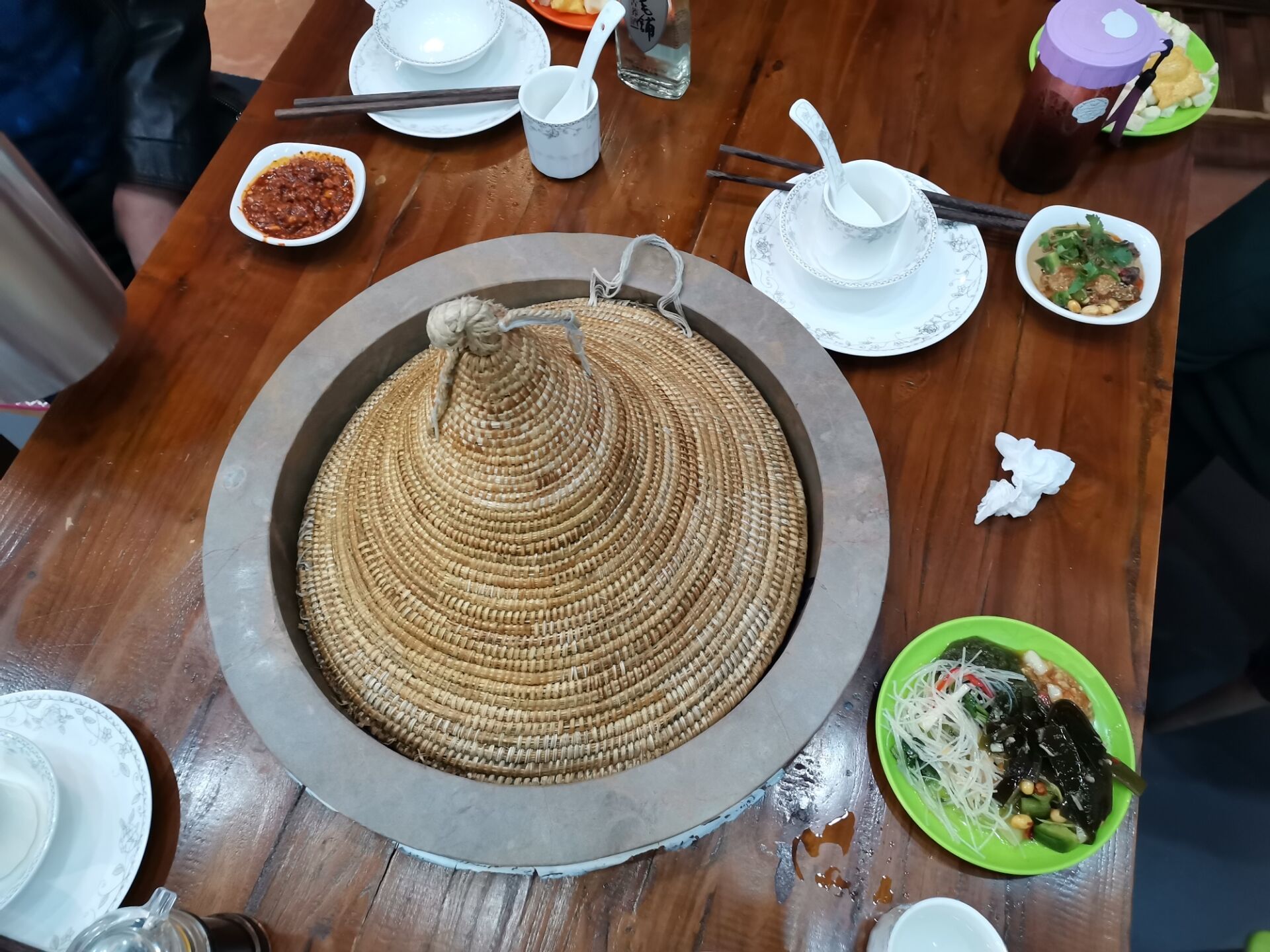 石锅鱼农家铁锅炖,特色美食石锅鱼