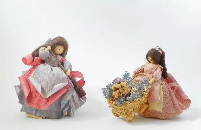 用玉米皮做的手工作品,手工玉米皮编席子教程