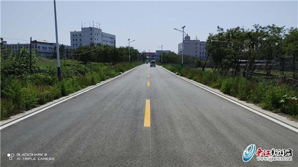 晋江：坑洼旧路变坦途公交开到家门口东石“旧石东路”迈向“沥青时代”