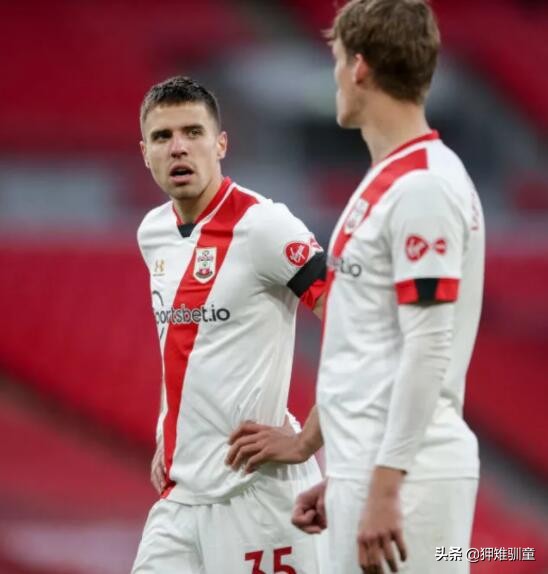 英超20队的中后卫排排名