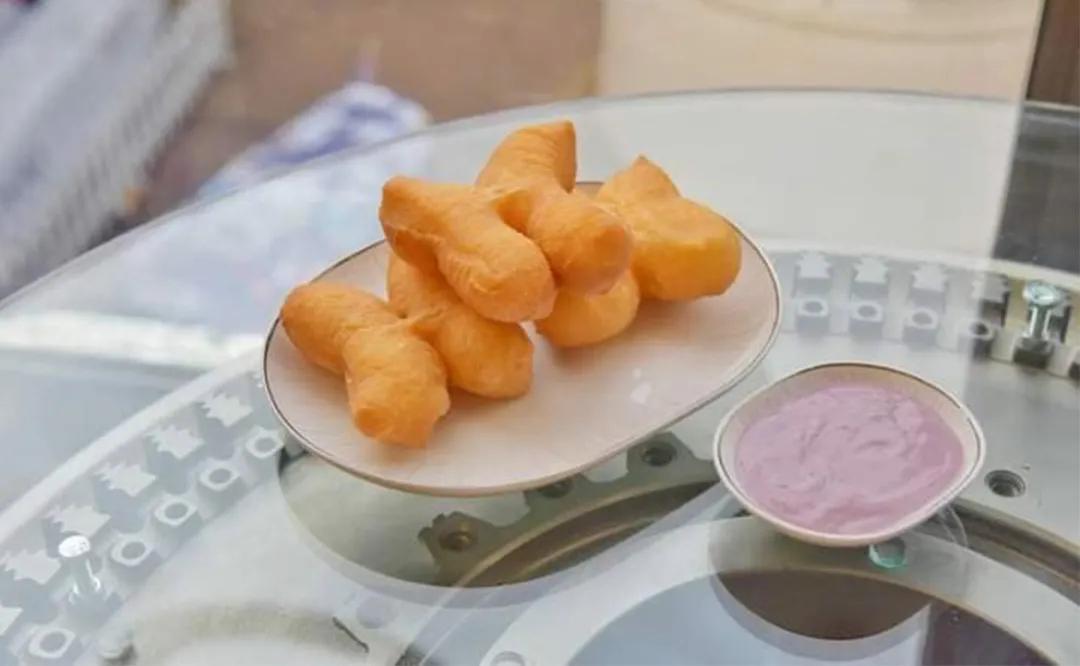 原地转圈圈飞机,原地转圈圈起飞图