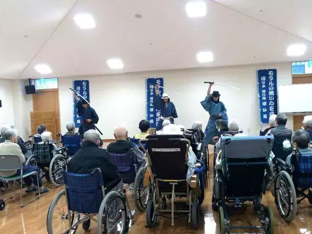 日本街头捡垃圾武士,日本街头捡垃圾天团