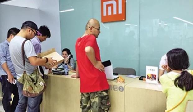 官方店买手机和手机店卖手机区别,去手机实体店买手机有什么套路