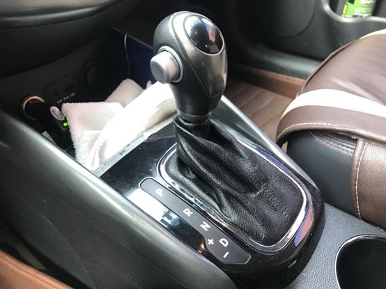 稀有跑车还带无边框车门，只要7万为何打入车市冷宫