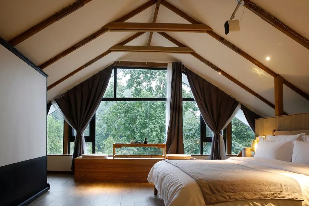 青城山别有洞天山居民宿,青城山肆禧山外民宿海拔