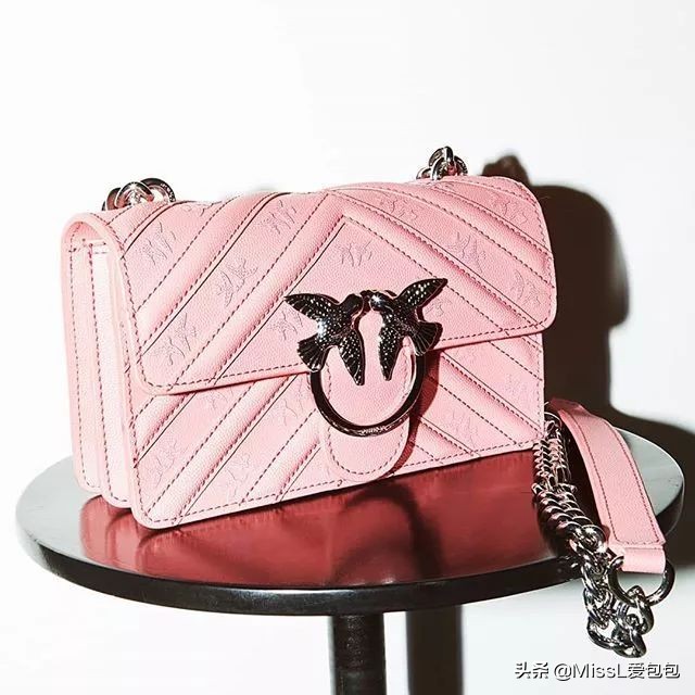 天热了来买新衣裳,天热又该买衣服了的句子