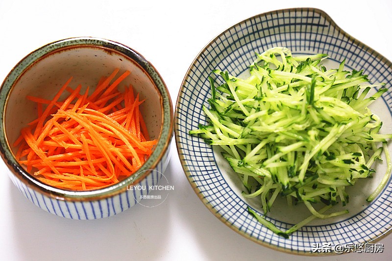 天热不想做饭那就来碗凉面,天热吃碗凉面清爽可口