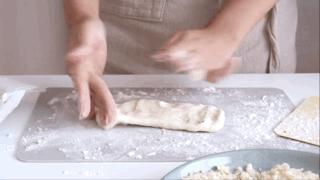 一根热狗的价格,做好的热狗一般地摊卖多少钱一根