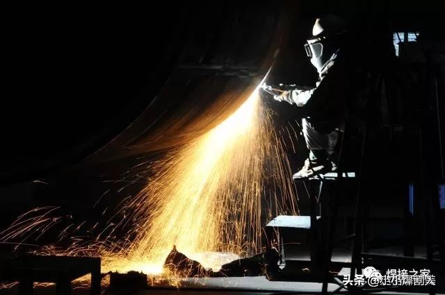 一个合格的焊工的基本要求,普通焊工一天消耗多少焊丝