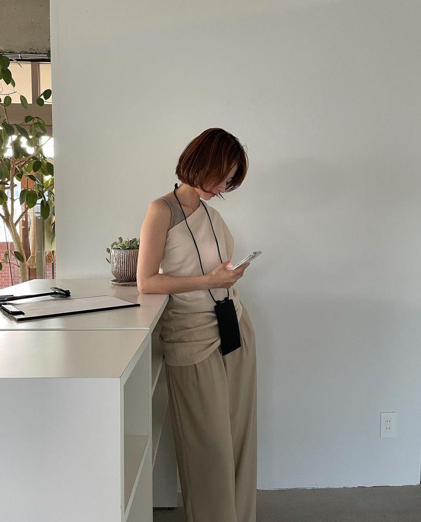 喜欢宽松衣服怎么办,怎么把宽松版的衣服穿有型