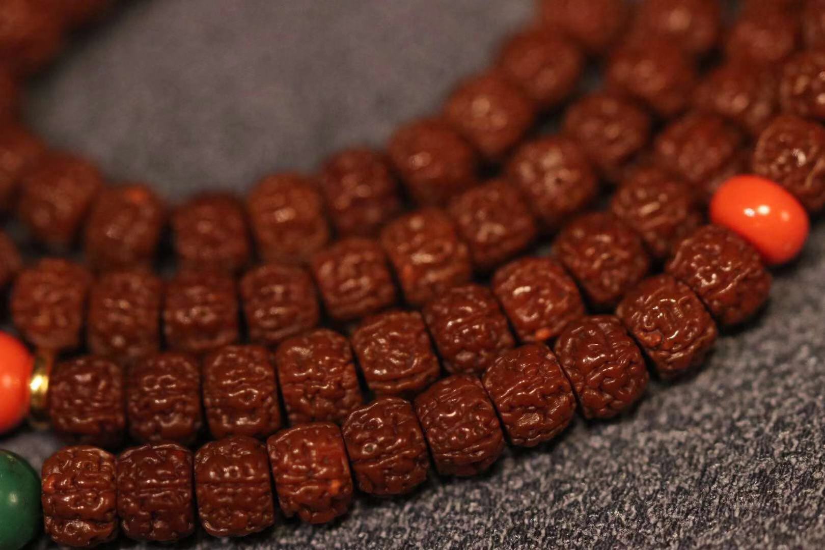 金刚龙纹菩提盘玩方法,盘玩五年的菩提根手串图片