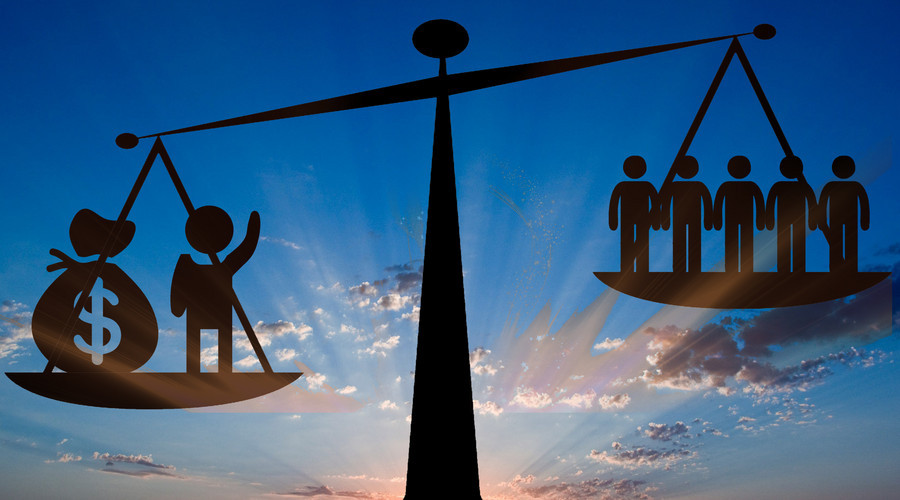 男孩沉迷吃鸡转走父母3万块,小男孩沉迷于吃鸡转走3万块