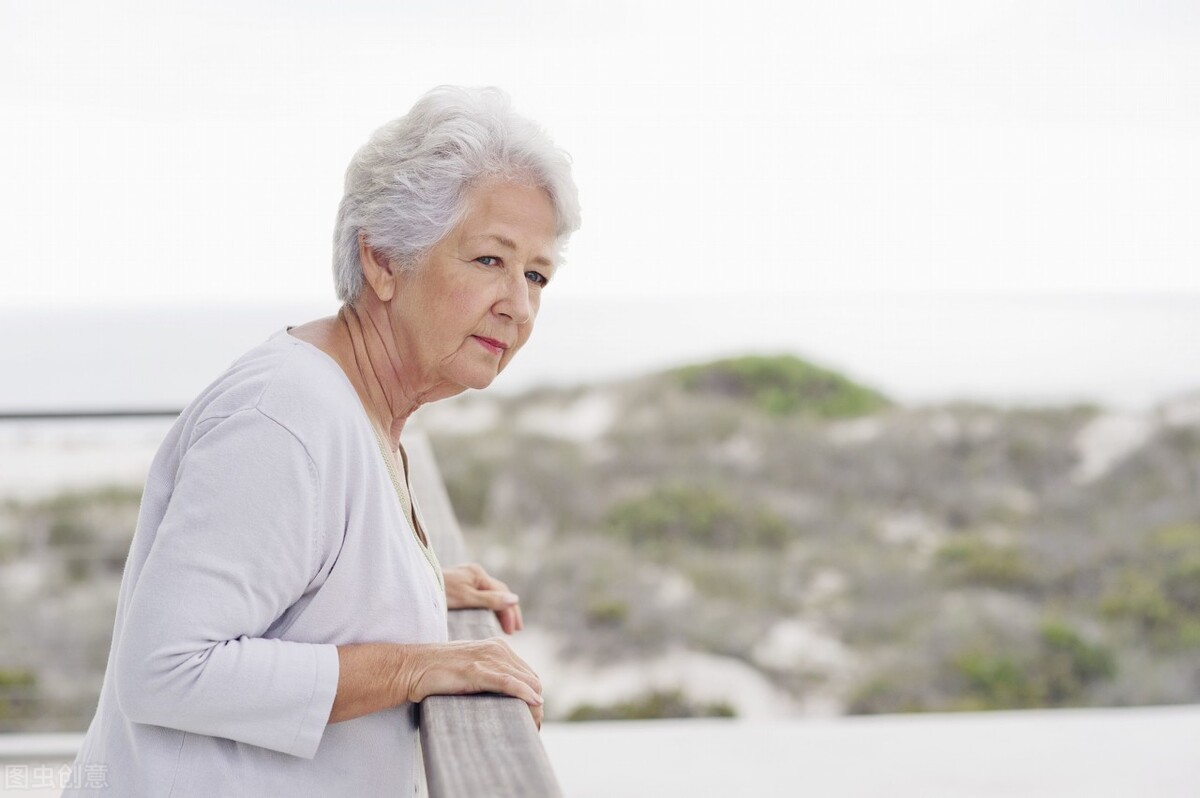中风病人用生黄芪好还是炙黄芪好,老年人便秘可以喝黄芪吗