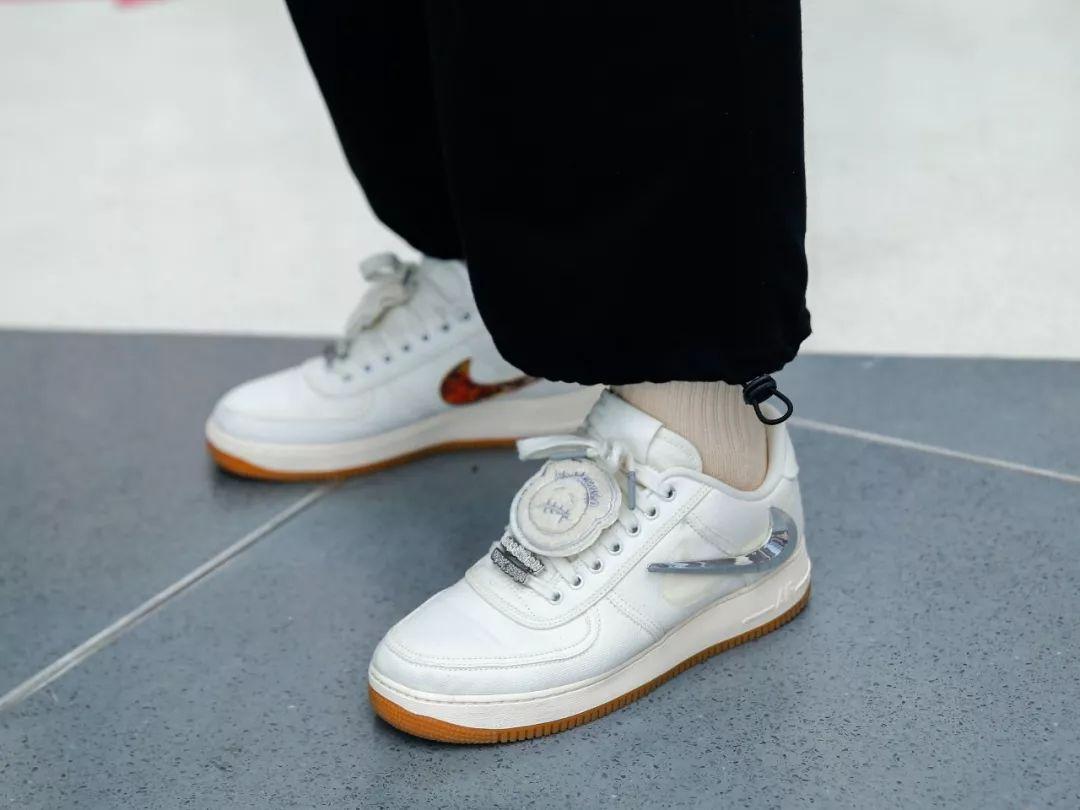 AJ、Yeezy谁更受欢迎？鞋头的本质也是球鞋复读机？