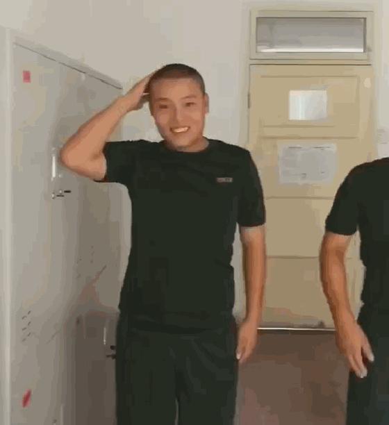 中国军人理发,军人理发全过程