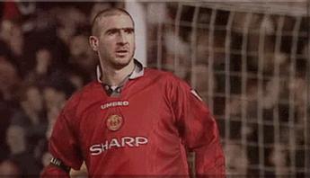 足坛十大经典庆祝动作,欧洲杯2024葡萄牙c罗雨中庆祝