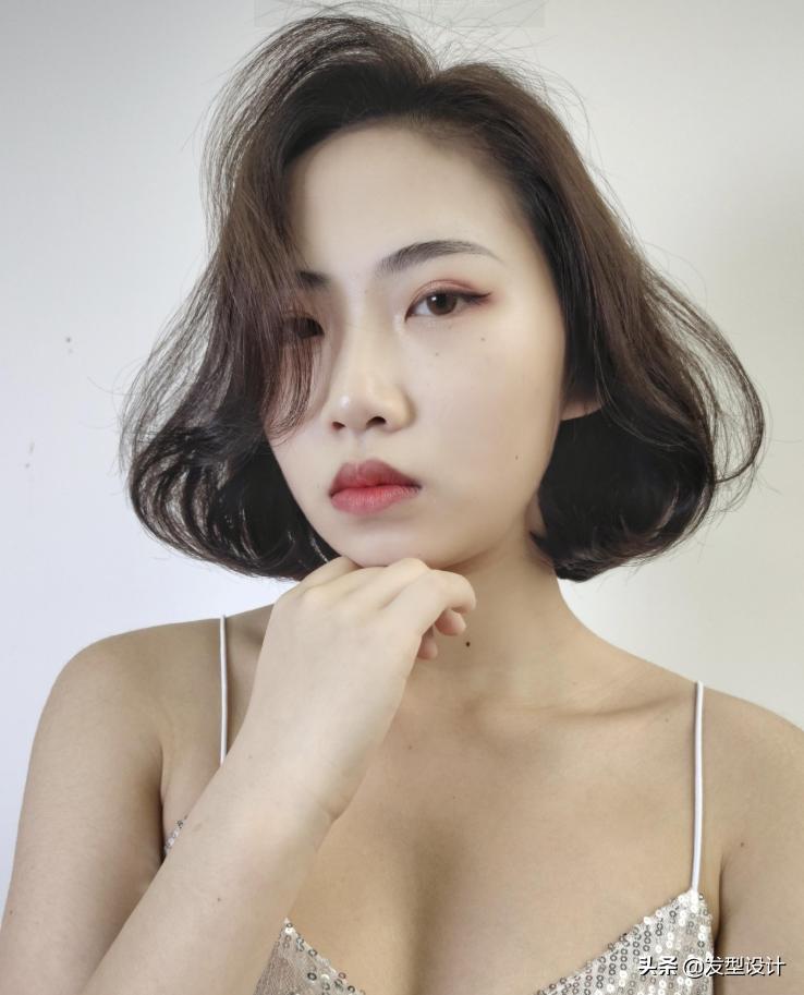 发型女2020流行发型中长发,中长发披发发型理发店