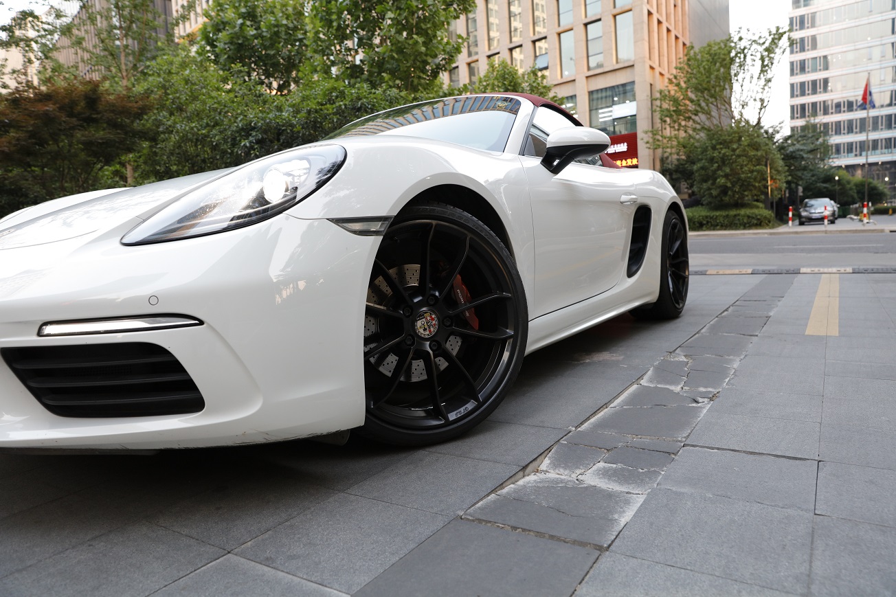 「产品发布」“极致工匠”O.CT发布保时捷718/911赛道版锻造轮毂