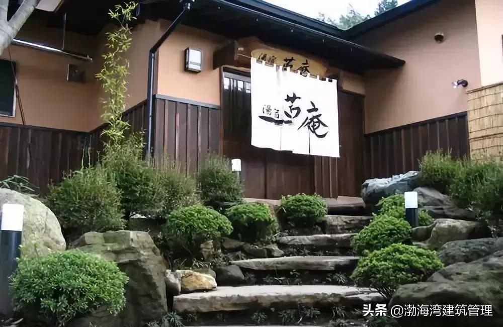 靠捡树叶年入千万的事儿，在日本这个小镇……