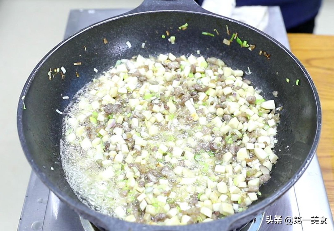 教你4道下饭酱的做法,很简单特别下饭的酱做法