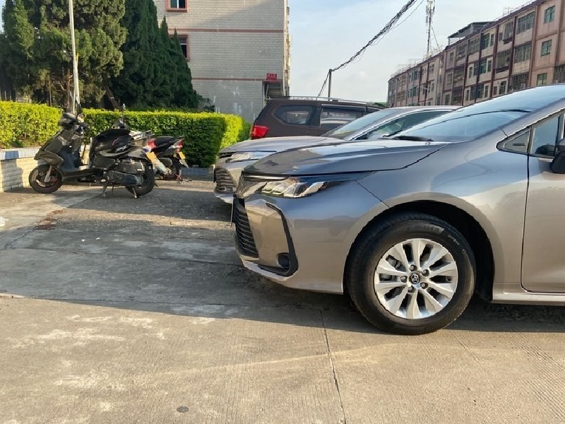 卡罗拉车油耗4.6是多少,卡罗拉混动版的动力够用吗