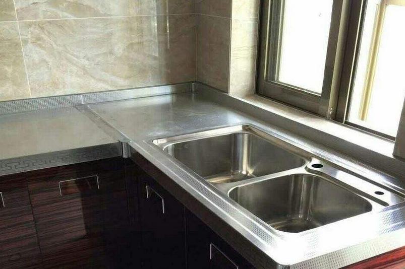 橱柜用不锈钢台面好吗,不锈钢橱柜台面耐磨耐刮硬化工艺