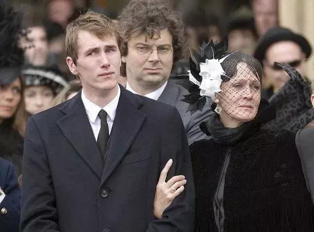 17个永远改变了时尚界的人，在2018永远离开