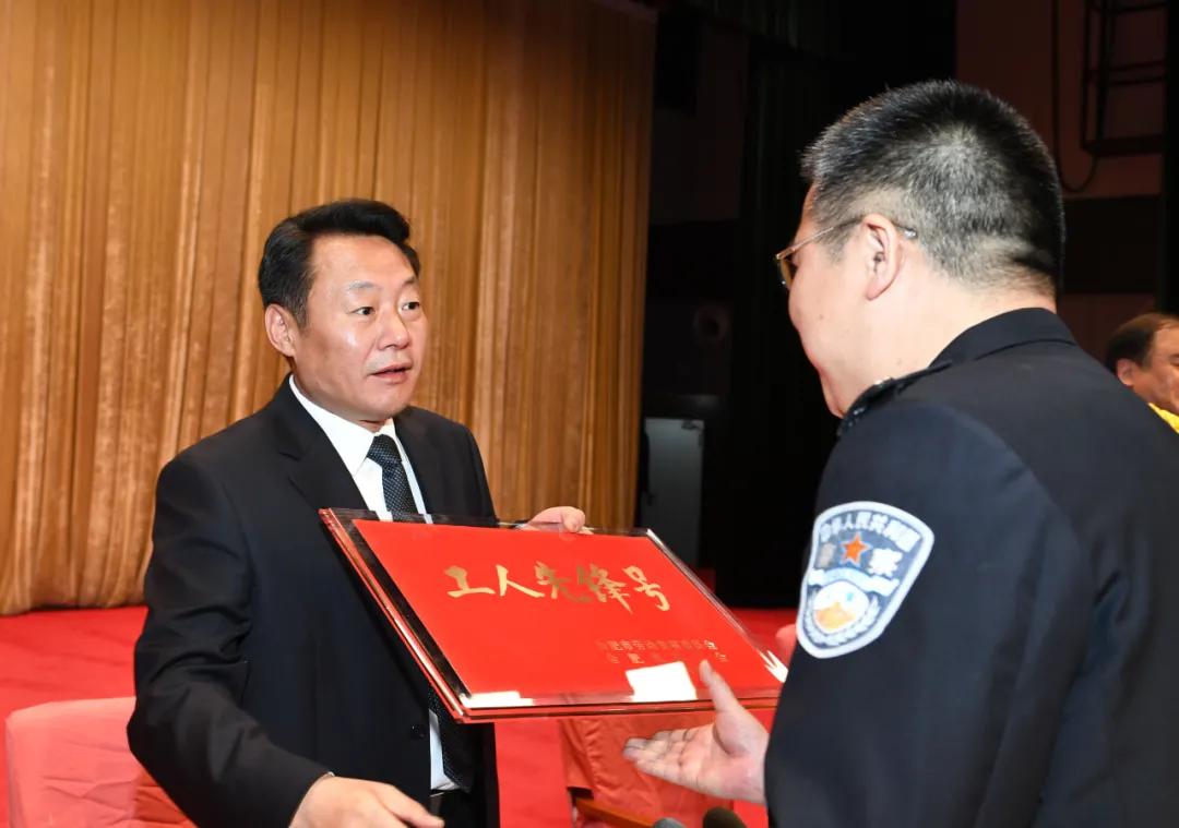 虞爱华忘我的工作态度,虞爱华演讲蔚来