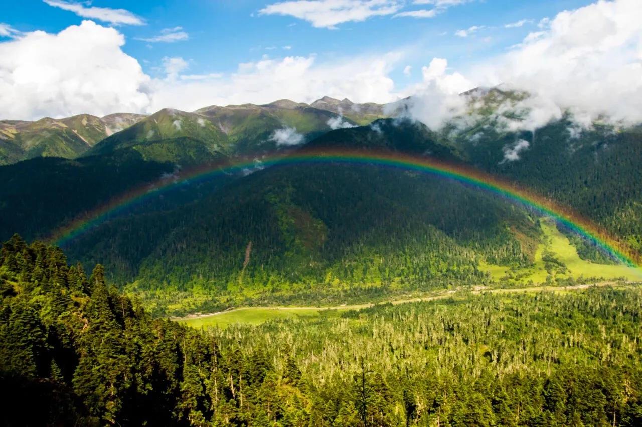 中国唯一不收费的高速公路,中国旅游风景最好的四条高速