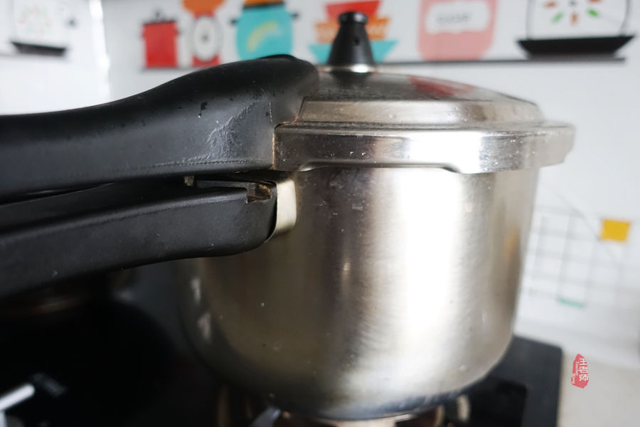 香气四溢的牛肉面，让家人吃得好舒服，自己擀的面条也是关键