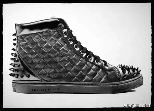 用1支针管笔点画了200小时，结果很惊人