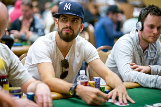 c罗捐300万美金建足球场,c罗投资一个亿到中国