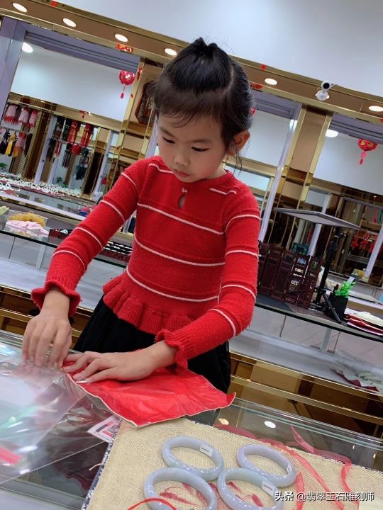 结婚三金首饰怎么挑选,结婚黄金首饰如何判断真假