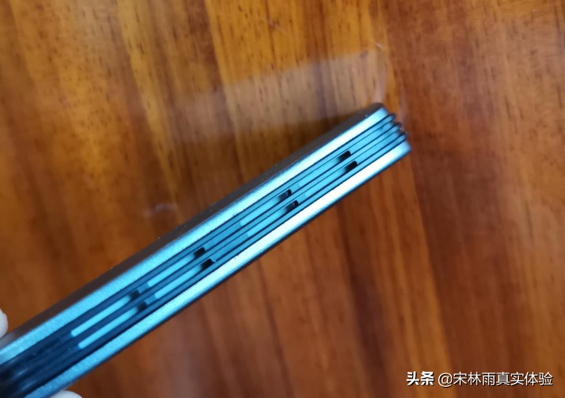 倍思车载香薰,藏巧于拙的视频