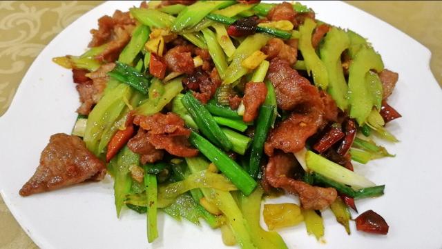 炒菜时候肉总是粘锅怎么回事,炒菜的肉怎么炒才软和