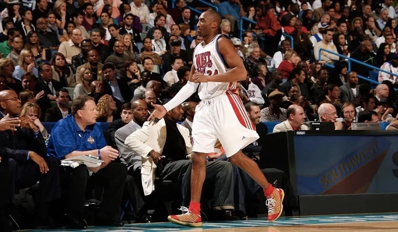 科比20代战靴,科比20年篮球集锦