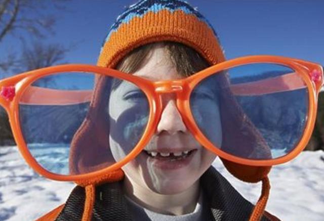 宝妈3000元买的洋娃娃，将孩子吓哭，遭到网友吐槽：换我我也是